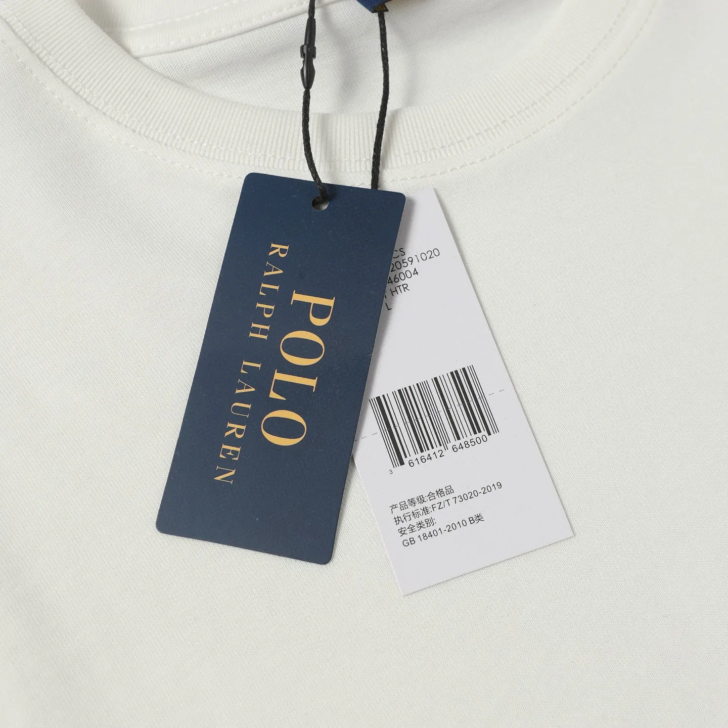 P126 Style number: 506 Ralph Lauren/Ralph Lauren 25ss summer new round-neck T-shirt with English letter embroidery. The main logo on the neck has a QR code mark, which can be scanned for verification. The detailed English letter logo embroidery is all high-density and made with imported Tajima machines, which distinguishes low-quality products on the market. 32 counts, 240g hydrophilic toner, 100% cotton fabric, comfortable and soft, highly breathable, focusing on high-end cost-effectiveness, needless to say good quality. Available in a variety of colors, both boys and girls can try this genderless style, giving them a yuppie tone in no time. Immerse yourself in your leisurely style, and have your own style in retro. Natural, vivid and very French romantic feelings, perfectly integrating youthful atmosphere and trend. Color: black, white, green, sky blue Size: S-xL S Shoulder width 44 Bust 104 Sleeve length 23 Clothing length 72 M Shoulder width 45 Bust 108 Sleeve length 24 Clothing length 74 L Shoulder width 46 Bust 112 Sleeve length 25 Clothing length 76 xL Shoulder width 47 Bust 116 Sleeve length 26 Clothing length 78